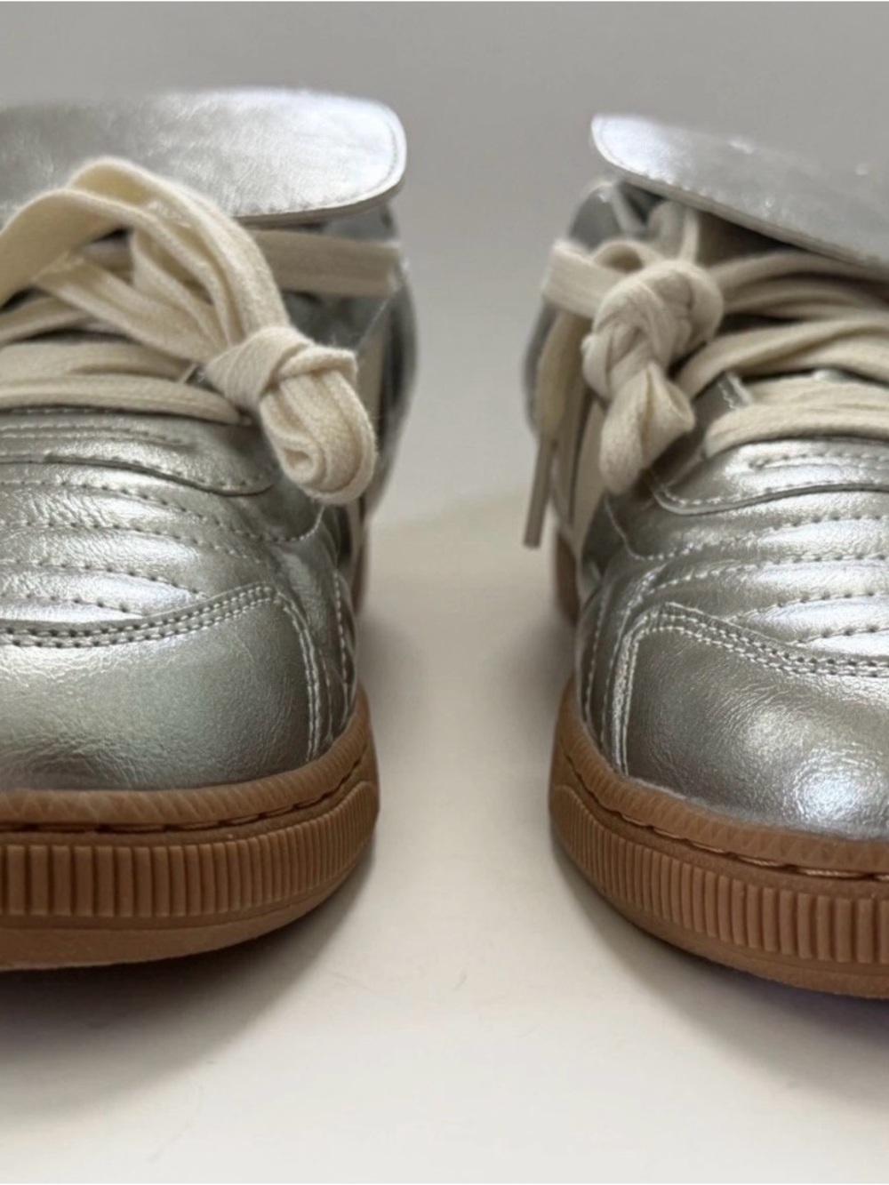 CUSHIONAIRE Women's Astro Retro Sneaker, Lace-Up Design +Memory Foam.size 11 - Picture 7 of 8